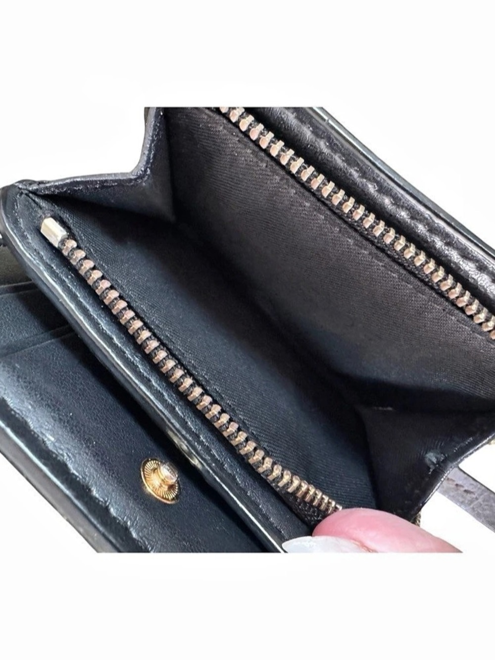 Marc Jacobs Empire City, Mini Compact Leather Coin Wallet in Gray - Picture 9 of 10